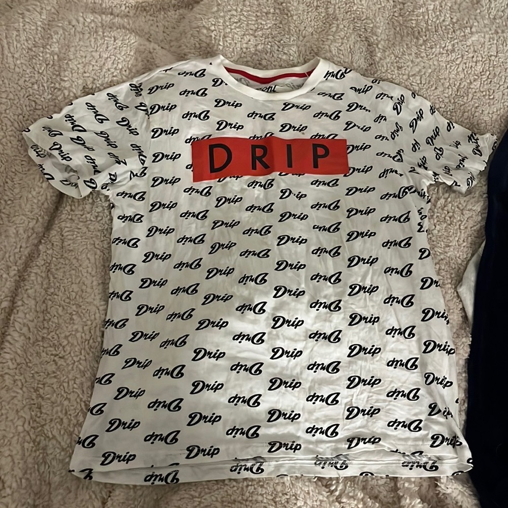 Graphic tee